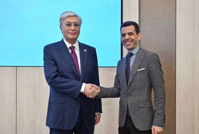 The Chargé d'Affaires a.i. of the Embassy of Algeria in Astana, Ahmia Bilal, had the opportunity to take a photo with the President of the Republic of Kazakhstan, Kassym Jomrat Tokayev