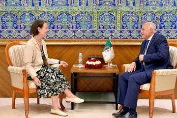 The Minister of State, the Minister of Foreign Affairs and the National Community Abroad and African Affairs, received the ambassador of the new Kingdom of Sweden to Algeria